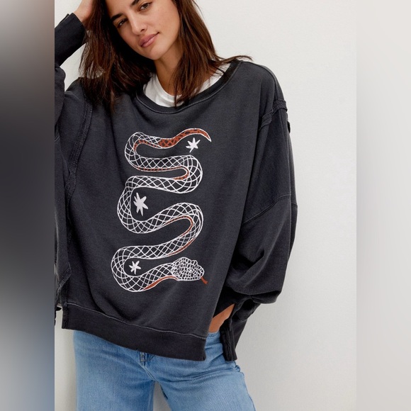 NWT We The Free Graphic Camden Pullover In Snake Combo - Picture 4 of 4